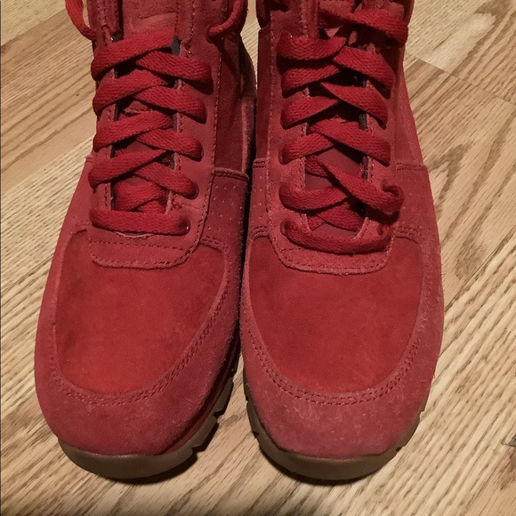 Nike Boots - Picture 2 of 3
